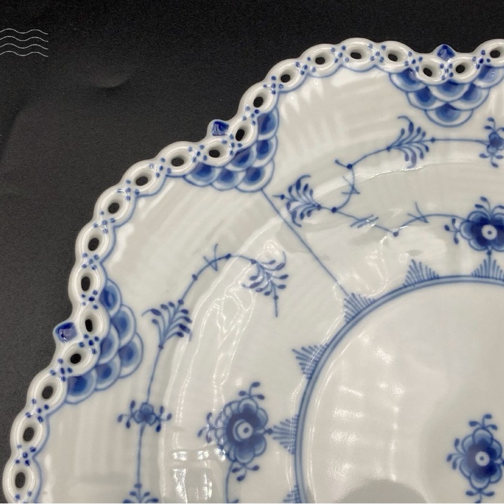 Rare and priced to sell Royal Copenhagen underplate / serving dish blue fluted - Picture 4 of 8